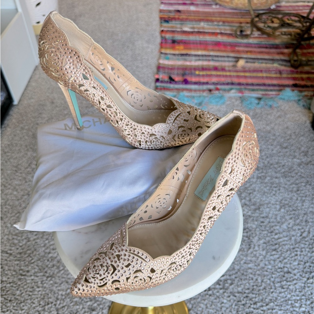 Beautiful ladies Betsy Johnson heels